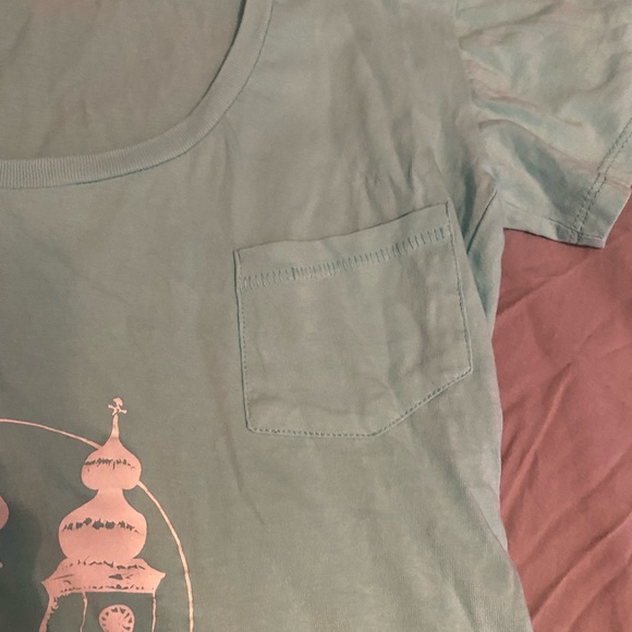 Scoop neck t-shirt with the famous Bavarian Inn Restaurant and Inn logo - Picture 7 of 8